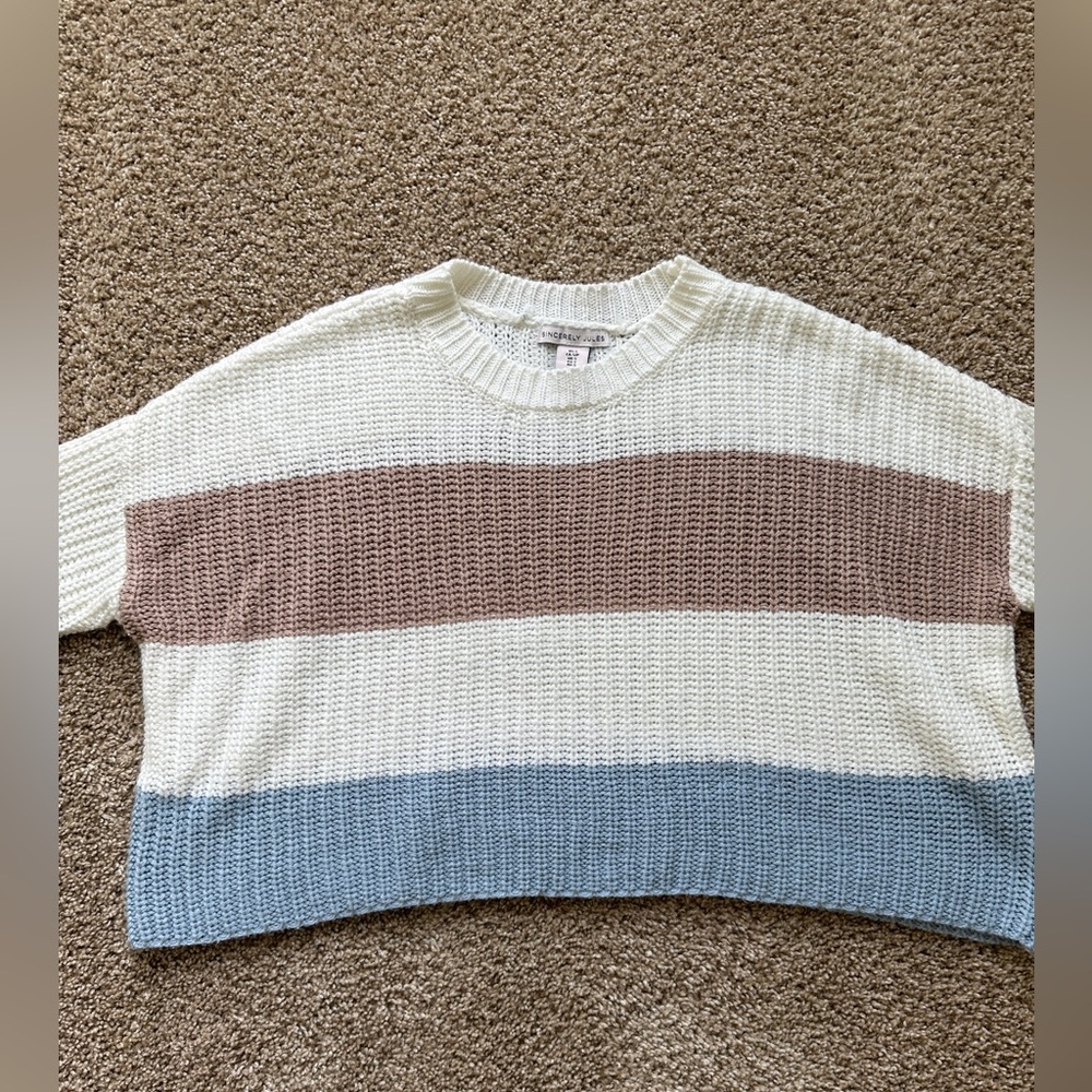 Small sweater💛 - Picture 2 of 5